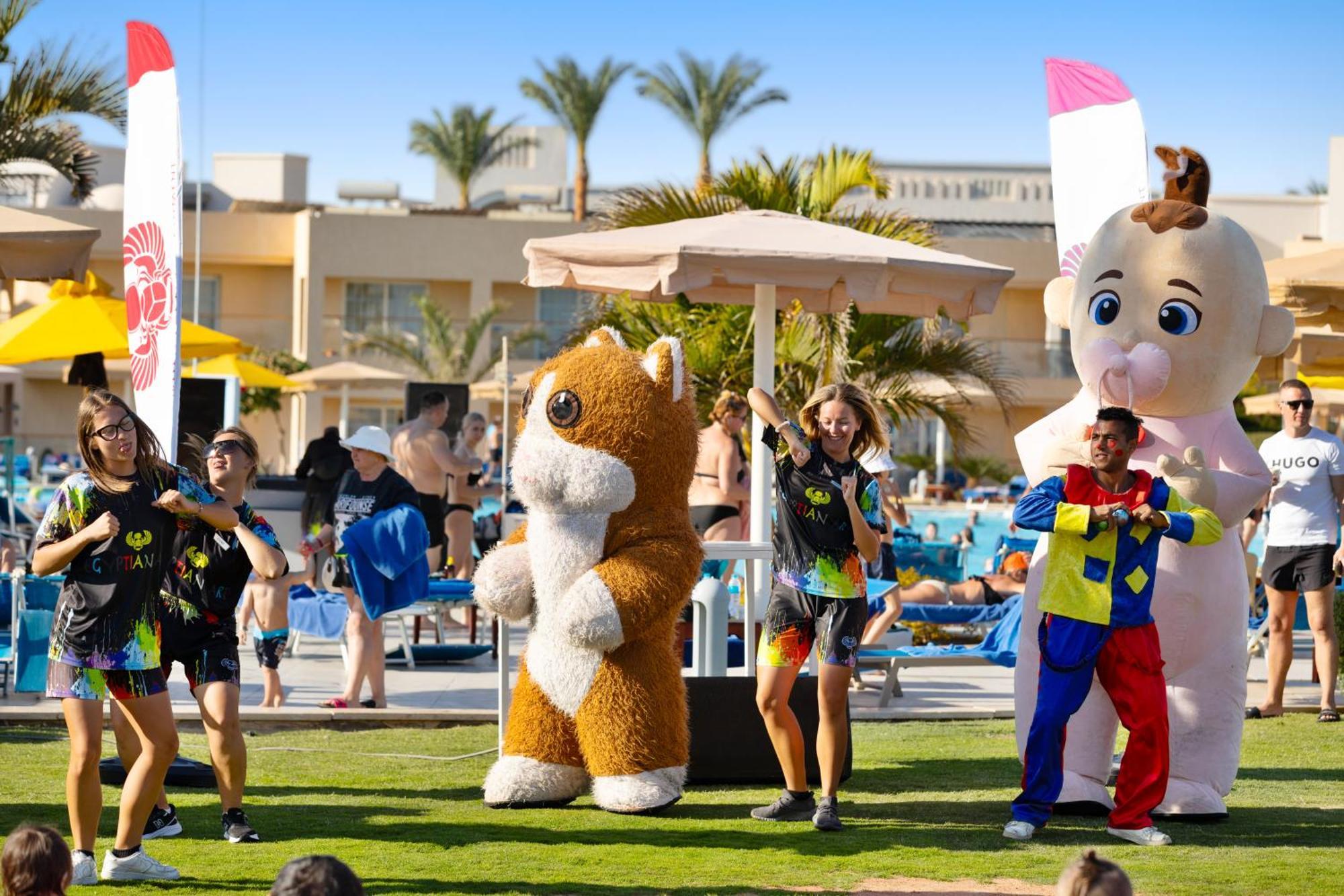 Pickalbatros Royal Moderna Sharm "Aqua Park" Hotel Exterior photo Characters at Legoland Egypt