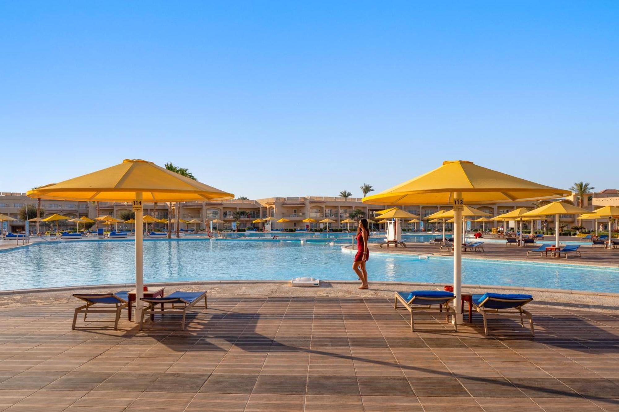 Pickalbatros Royal Moderna Sharm "Aqua Park" Hotel Exterior photo El Alamein